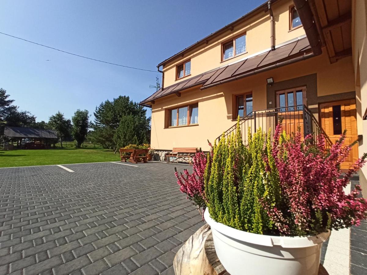 Apartamento Brzoskwiniowy Dom Banska Nizna Exterior foto